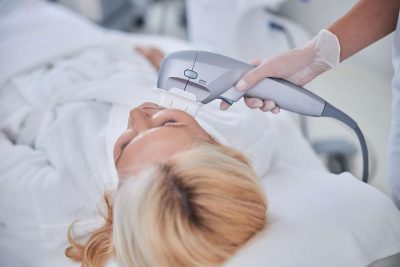 Zabiegi z użyciem urządzenia ICOONE® – kompleksowa odpowiedź na problemy terapeutyczne i estetyczne skóry